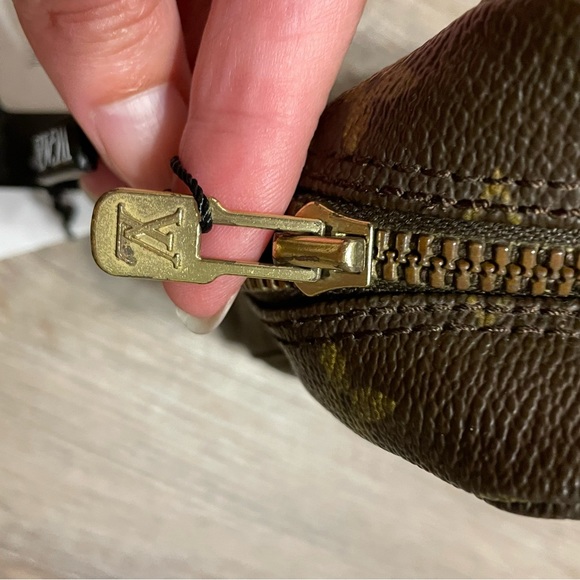 Vintage Louis Vuitton Monogram Truth Toiletry 23 Bag - Picture 3 of 11
